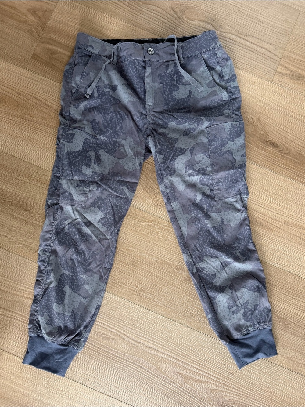 prAna Halle Jogger Pants Camo Grey / Charcoal Stretch Cargo Hiking Size 8